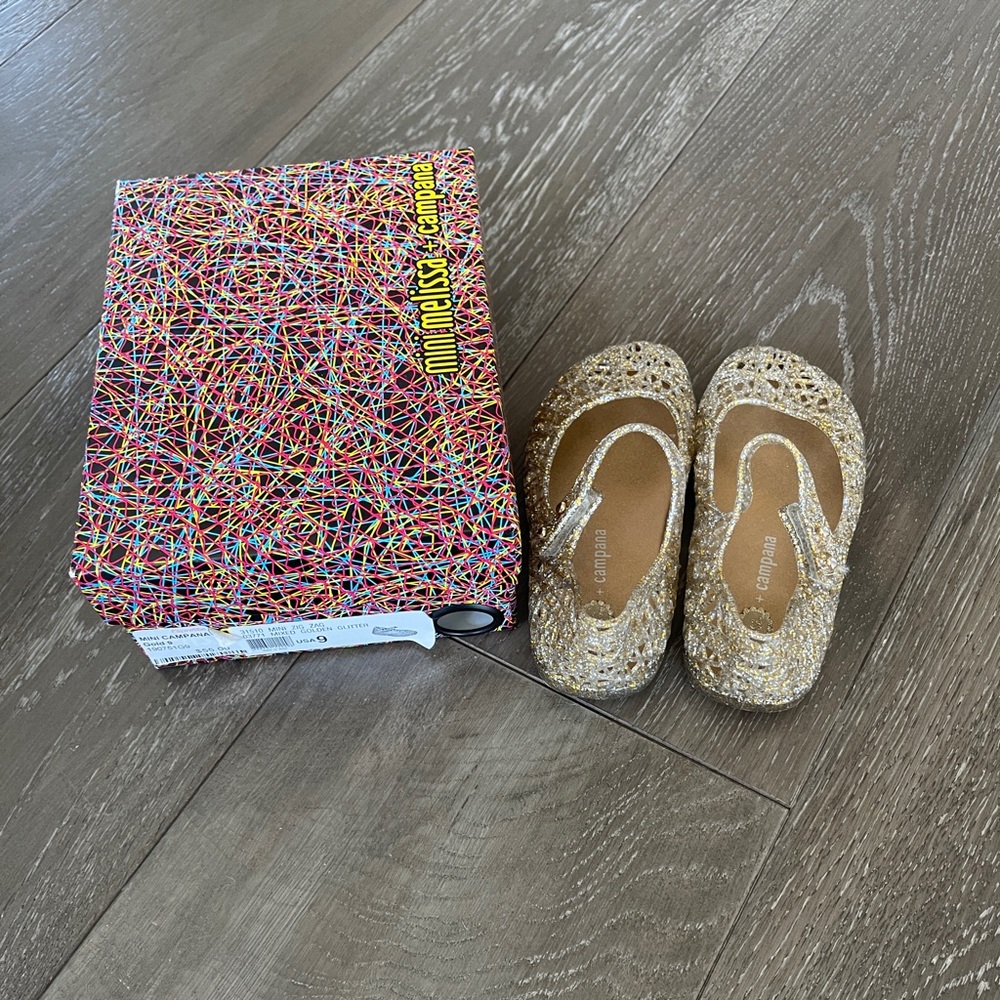 Mini Melissa zig zag size 9